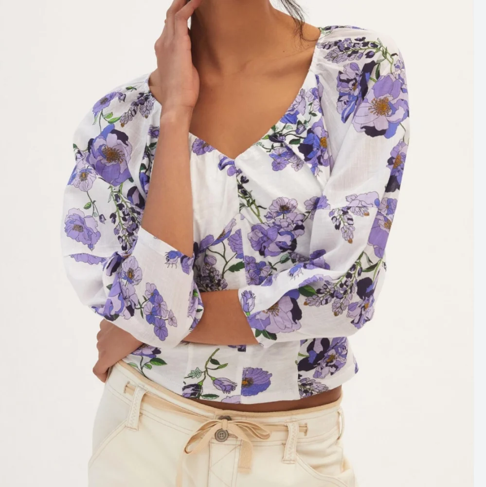 Anthropologie V-Neck Ruched Knit Top in Purple Floral Size XS - Picture 3 of 7